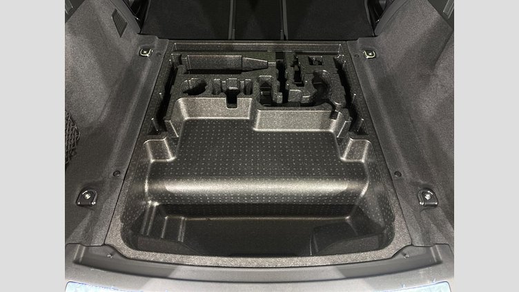 2023 認定中古車 Land Rover Range Rover Velar Santorini Black 2.0 litre i4D​ R-DYNAMIC Ｓ