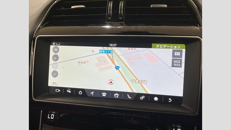 2017 認定中古車 Jaguar XE Firenze Red ディーゼル　D180 R-SPORTS