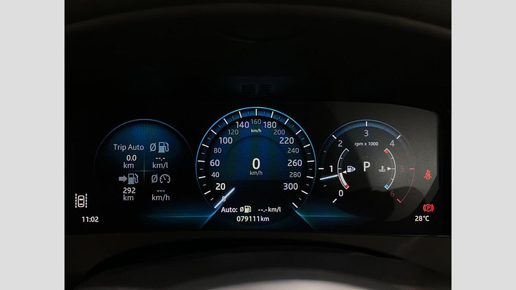 2017 認定中古車 Jaguar XE Firenze Red ディーゼル　D180 R-SPORTS
