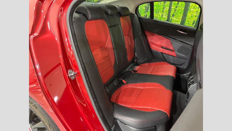 2017 認定中古車 Jaguar XE Firenze Red ディーゼル　D180 R-SPORTS