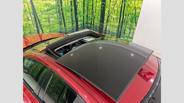 2017 認定中古車 Jaguar XE Firenze Red ディーゼル　D180 R-SPORTS