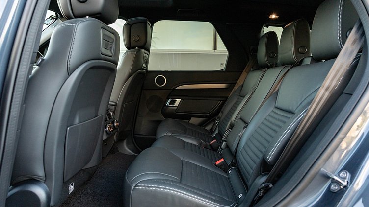 2026 Approved Land Rover Discovery Varesine Blue D350 Dynamic HSE