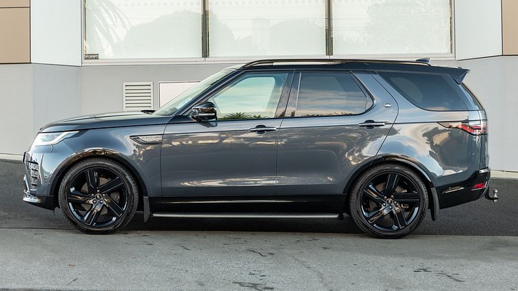 2026 Approved Land Rover Discovery Varesine Blue D350 Dynamic HSE