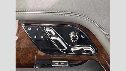 Range Rover 52