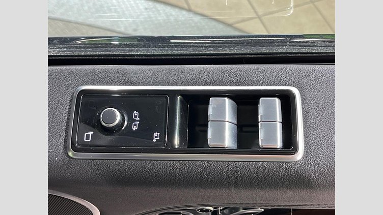 2021 認定中古車 Land Rover Range Rover サントリーニブラック 3.0リッターV6 258PS ディーゼル スタンダードホイールベース VOGUE