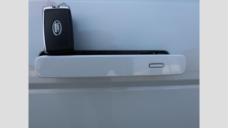 2020 認定中古車 Land Rover Range Rover Evoque ユーロンホワイト P200 S