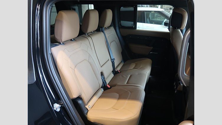 2025 認定中古車 Land Rover Defender 110 サントリーニブラック D350 ディーゼルマイルドハイブリッド X-Dynamic HSE