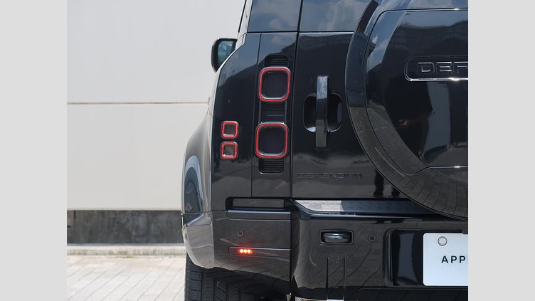 2025 認定中古車 Land Rover Defender 110 サントリーニブラック D350 ディーゼルマイルドハイブリッド X-Dynamic HSE