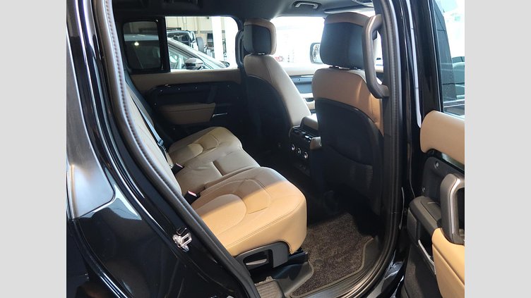 2025 認定中古車 Land Rover Defender 110 サントリーニブラック D350 ディーゼルマイルドハイブリッド X-Dynamic HSE