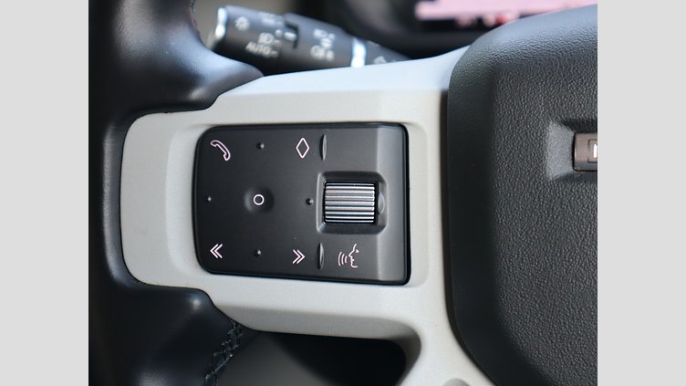2023 認定中古車 Land Rover Defender 90 サントリーニブラック P300 AWD（AT） XS EDITION