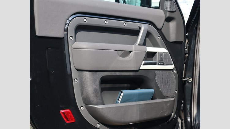 2023 認定中古車 Land Rover Defender 90 サントリーニブラック P300 AWD（AT） XS EDITION