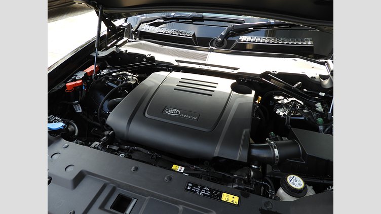 2023 認定中古車 Land Rover Defender 90 サントリーニブラック P300 AWD（AT） XS EDITION