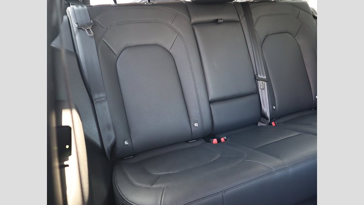 2023 認定中古車 Land Rover Defender 90 サントリーニブラック P300 AWD（AT） XS EDITION
