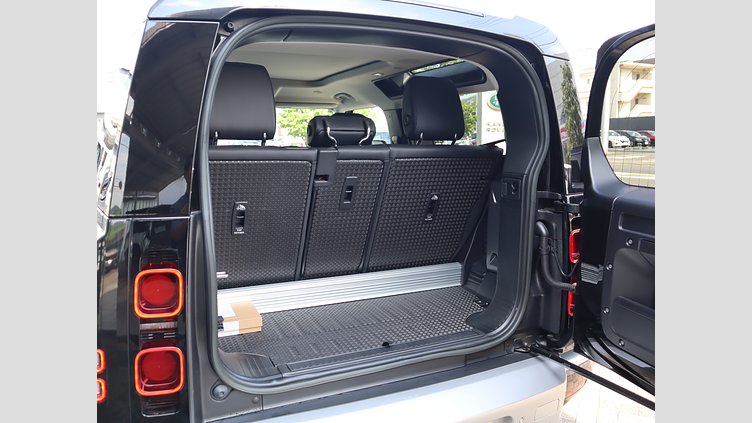 2023 認定中古車 Land Rover Defender 90 サントリーニブラック P300 AWD（AT） XS EDITION