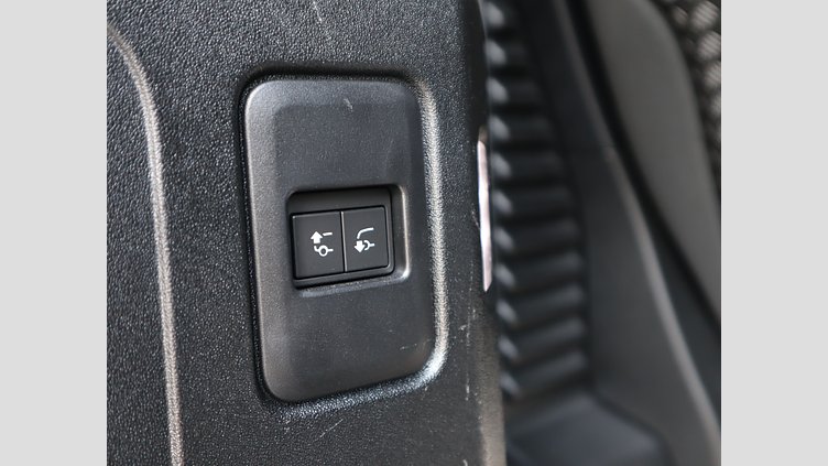 2023 認定中古車 Land Rover Defender 90 サントリーニブラック P300 AWD（AT） XS EDITION