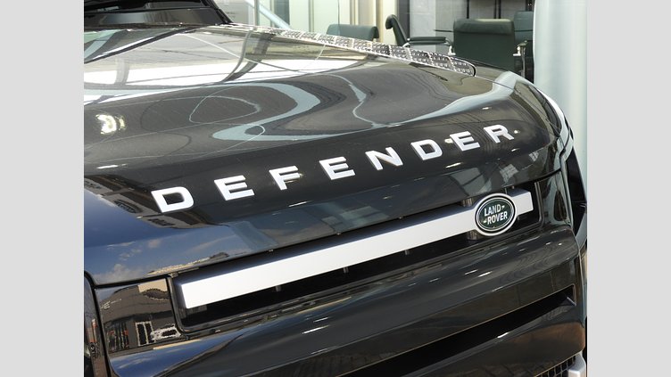 2023 認定中古車 Land Rover Defender 90 サントリーニブラック P300 AWD（AT） XS EDITION