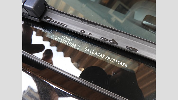 2023 認定中古車 Land Rover Defender 90 サントリーニブラック P300 AWD（AT） XS EDITION