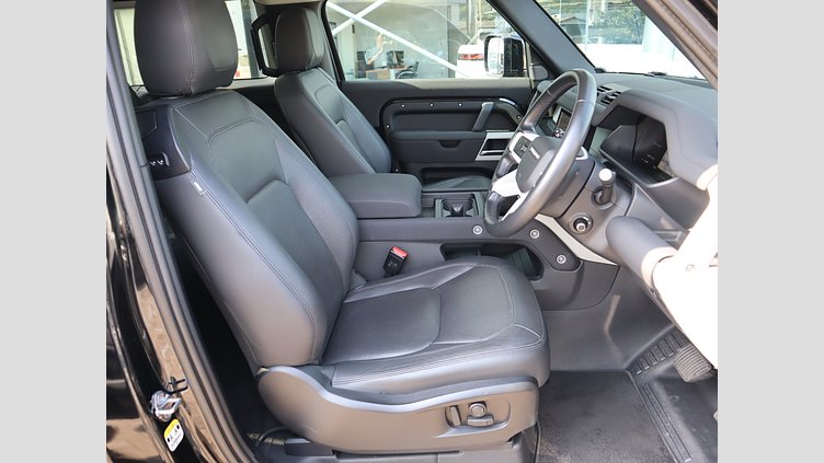 2023 認定中古車 Land Rover Defender 90 サントリーニブラック P300 AWD（AT） XS EDITION