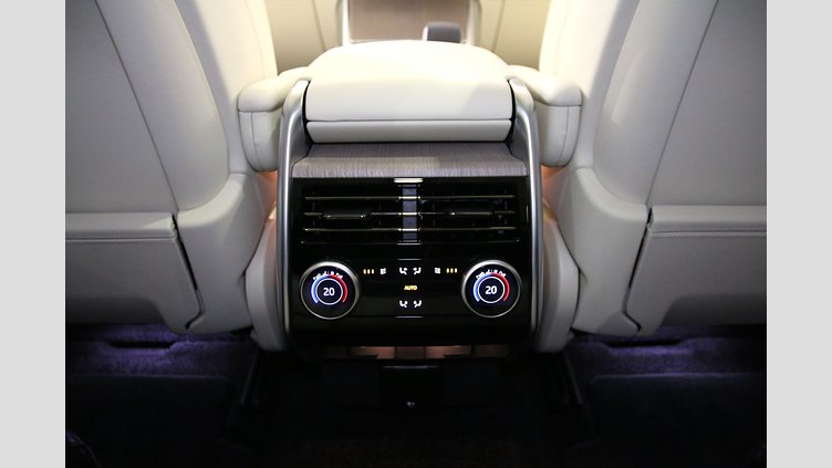 2024 認定中古車 Land Rover Range Rover オストゥーニパールホワイト P550 AWD PHEV（AT） スタンダードホイールベース Autobiography
