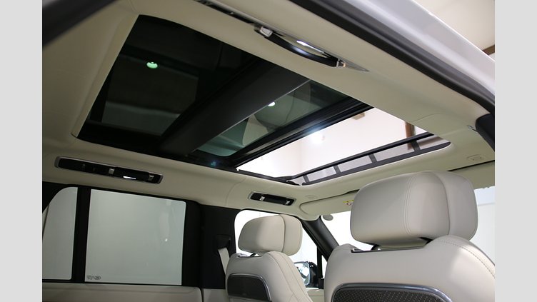 2024 認定中古車 Land Rover Range Rover オストゥーニパールホワイト P550 AWD PHEV（AT） スタンダードホイールベース Autobiography
