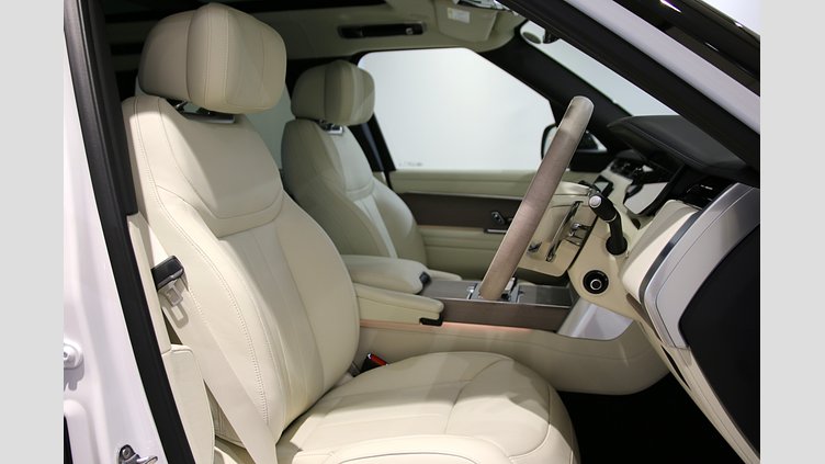 2024 認定中古車 Land Rover Range Rover オストゥーニパールホワイト P550 AWD PHEV（AT） スタンダードホイールベース Autobiography