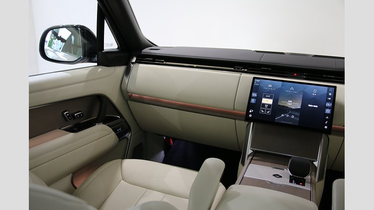 2024 認定中古車 Land Rover Range Rover オストゥーニパールホワイト P550 AWD PHEV（AT） スタンダードホイールベース Autobiography