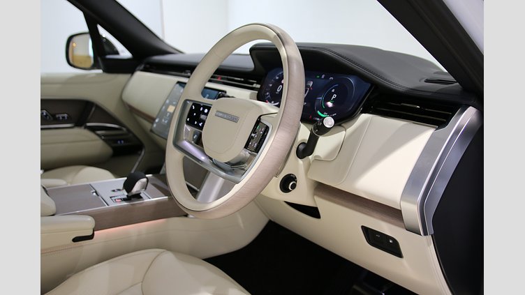 2024 認定中古車 Land Rover Range Rover オストゥーニパールホワイト P550 AWD PHEV（AT） スタンダードホイールベース Autobiography