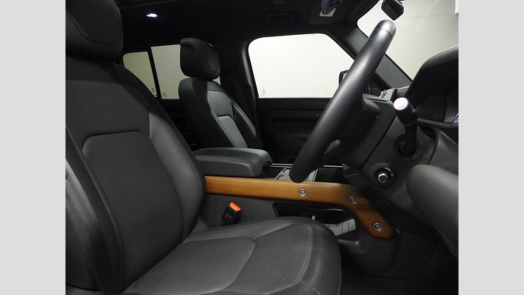 2022 認定中古車 Land Rover Defender 110 カルパチアングレイ D300 AWD（AT） X-DYNAMIC SE