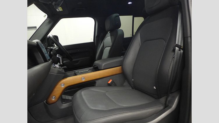 2022 認定中古車 Land Rover Defender 110 カルパチアングレイ D300 AWD（AT） X-DYNAMIC SE