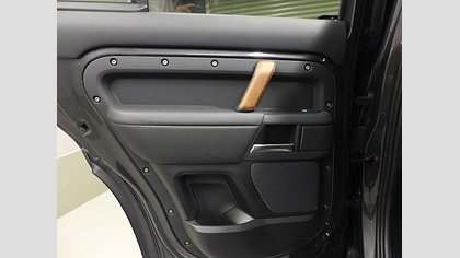 Defender 110 29