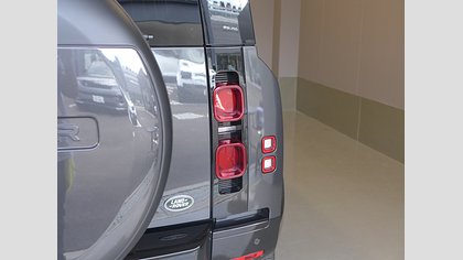 Defender 110 67