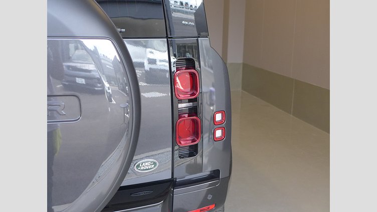 2022 認定中古車 Land Rover Defender 110 カルパチアングレイ D300 AWD（AT） X-DYNAMIC SE