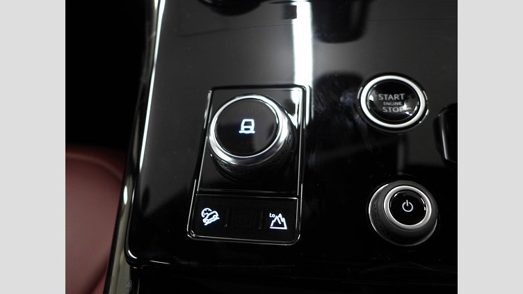 2023 認定中古車 Land Rover Range Rover Sport アイガーグレイ 3.0リッター6気筒300PSターボチャージドディーゼルMHEV（オートマチック） AUTOBIOGRAPHY