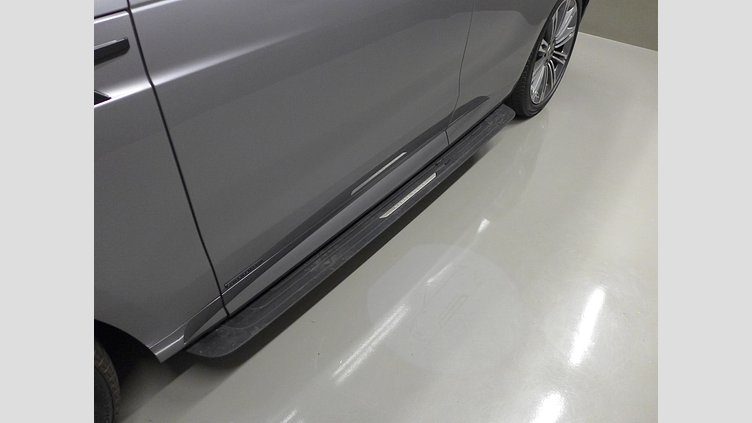 2023 認定中古車 Land Rover Range Rover Sport アイガーグレイ 3.0リッター6気筒300PSターボチャージドディーゼルMHEV（オートマチック） AUTOBIOGRAPHY