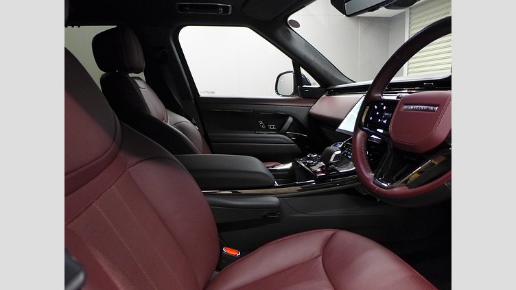 2023 認定中古車 Land Rover Range Rover Sport アイガーグレイ 3.0リッター6気筒300PSターボチャージドディーゼルMHEV（オートマチック） AUTOBIOGRAPHY