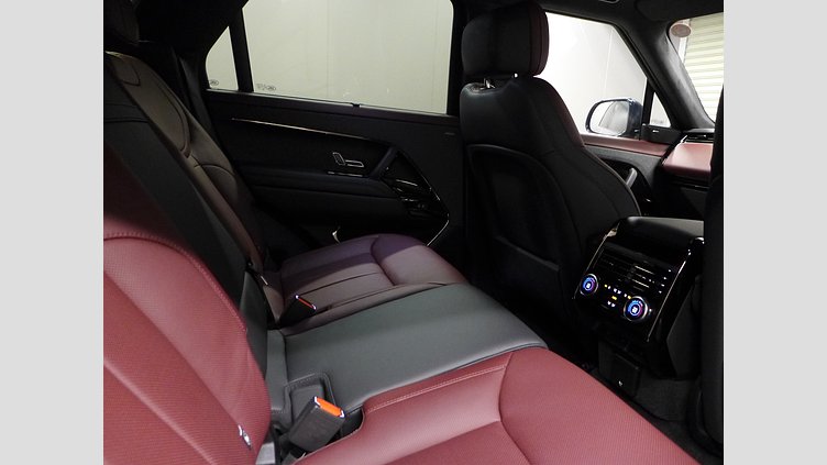 2023 認定中古車 Land Rover Range Rover Sport アイガーグレイ 3.0リッター6気筒300PSターボチャージドディーゼルMHEV（オートマチック） AUTOBIOGRAPHY