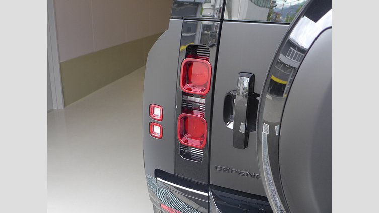 2024 認定中古車 Land Rover Defender 110 サントリーニブラック D350 ディーゼルマイルドハイブリッド X-Dynamic HSE