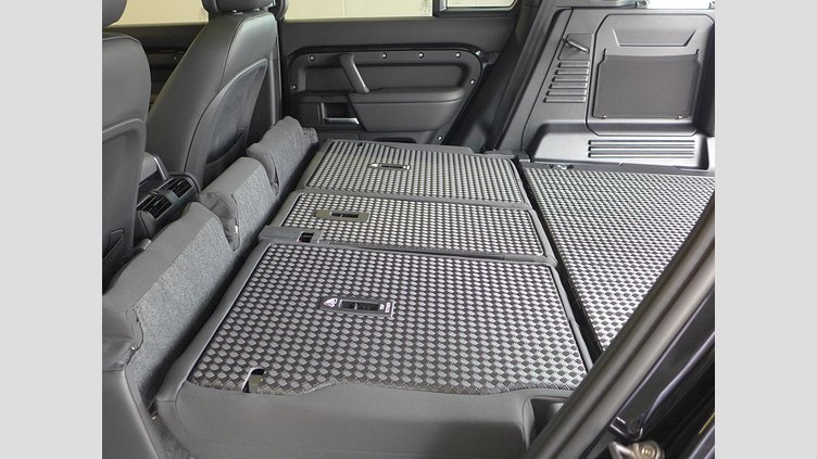 2024 認定中古車 Land Rover Defender 110 サントリーニブラック D350 ディーゼルマイルドハイブリッド X-Dynamic HSE
