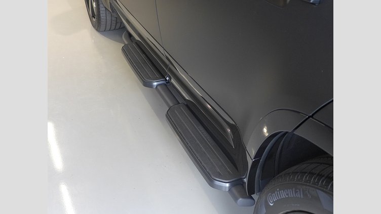 2024 認定中古車 Land Rover Defender 110 サントリーニブラック D350 ディーゼルマイルドハイブリッド X-Dynamic HSE