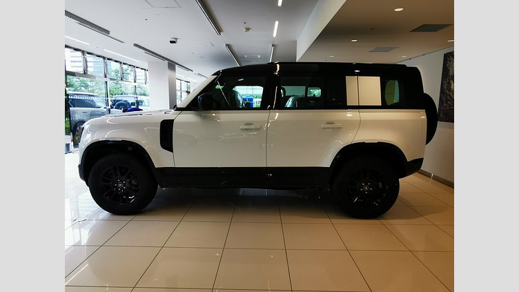 2025 認定中古車 Land Rover Defender 110 フジホワイト D350 ディーゼルマイルドハイブリッド X-Dynamic SE