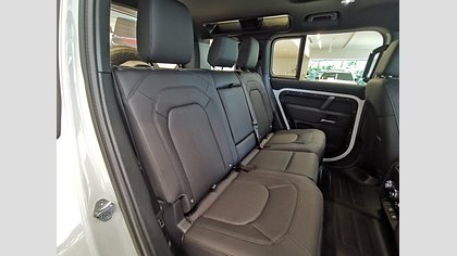 Defender 110 4