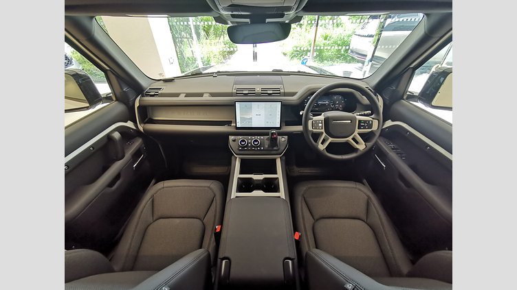2025 認定中古車 Land Rover Defender 110 フジホワイト D350 ディーゼルマイルドハイブリッド X-Dynamic SE