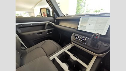 Defender 110 31