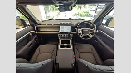 Defender 110 3