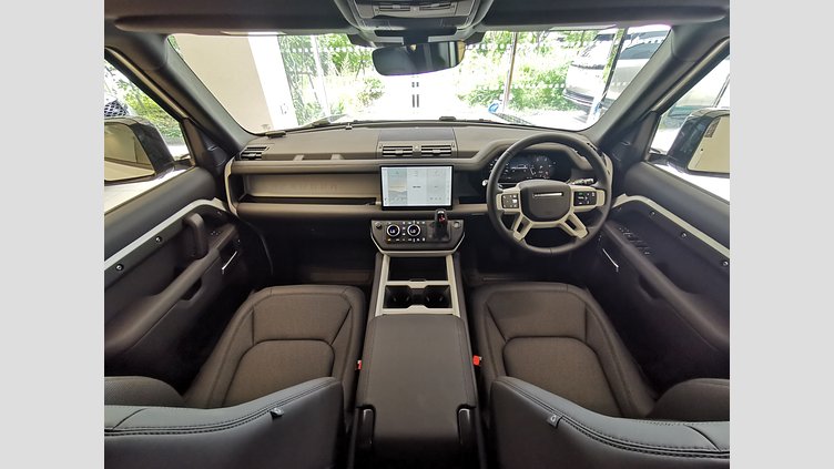2025 認定中古車 Land Rover Defender 110 フジホワイト D350 ディーゼルマイルドハイブリッド X-Dynamic SE