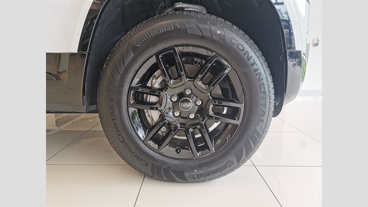 2025 認定中古車 Land Rover Defender 110 フジホワイト D350 ディーゼルマイルドハイブリッド X-Dynamic SE