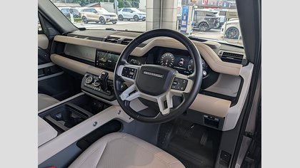 Defender 110 13