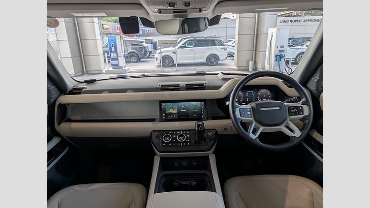 2023 認定中古車 Land Rover Defender 110 アイガーグレイ P300 AWD（AT） SE