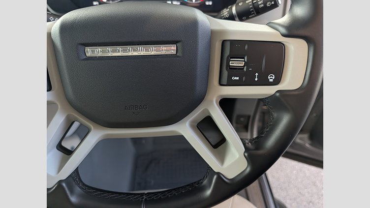 2023 認定中古車 Land Rover Defender 110 アイガーグレイ P300 AWD（AT） SE