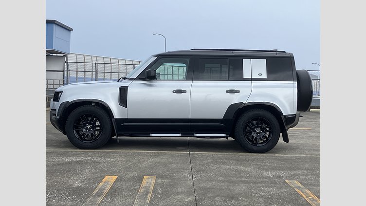 2023 認定中古車 Land Rover Defender 110 Hakuba Silver 3.0 litre i6D​ X-DYNAMIC HSE D300